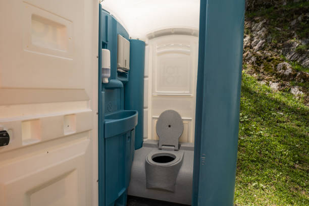 Best Porta potty delivery and setup  in Sparta, IL